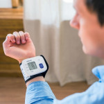 Тонометр на запястье OMRON RS1 Тонометр на запястье OMRON RS1